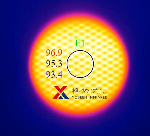 使用紅外熱像儀近距離拍攝鐵絲網(wǎng)