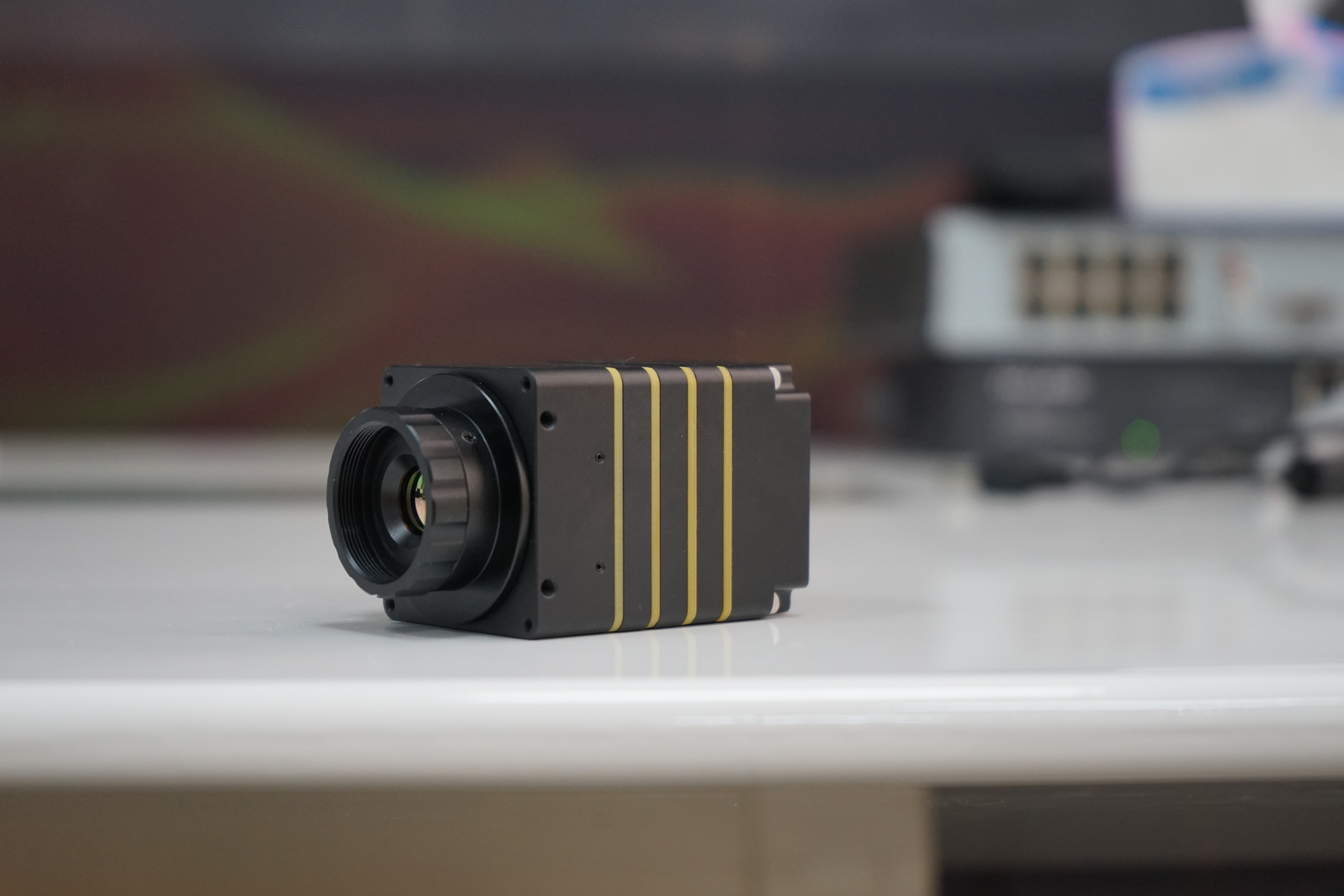 紅外熱像儀有哪些優(yōu)勢?